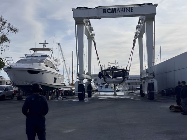 Un chantier naval sur site - Port de Marina Baie des Anges - Villeneuve-Loubet